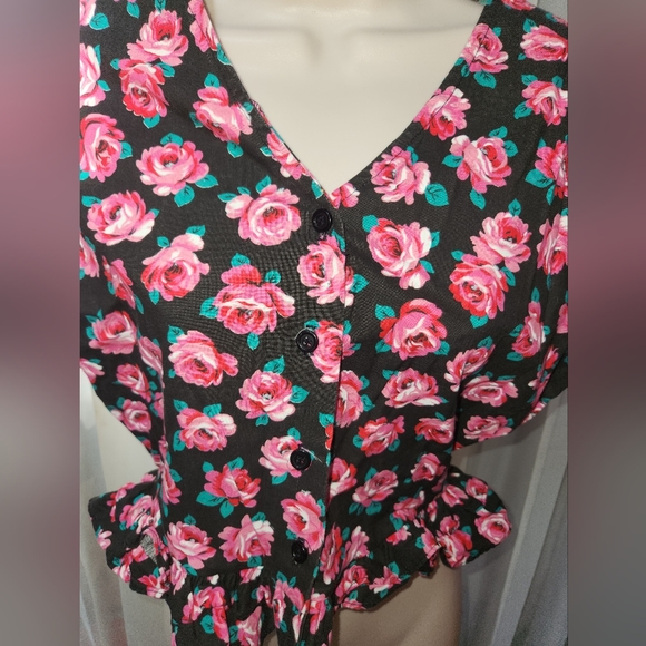 Vintage Peplum Floral Button-Up Top - Picture 2 of 8